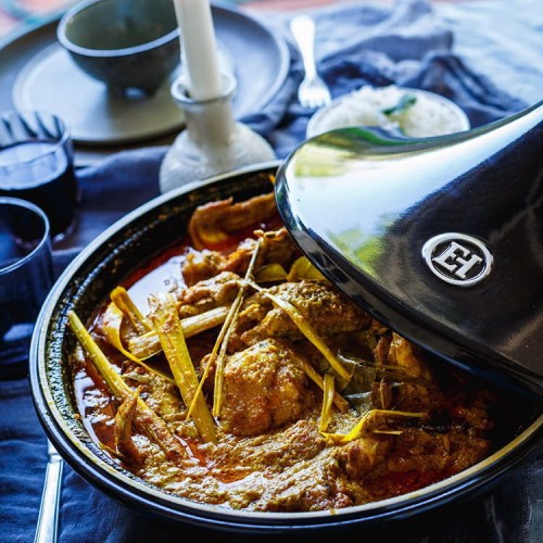Emile-Henry-Tagine-Fusain-Lifestyle1_750px.jpg
