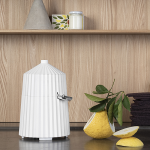 alessi-wyciskarka-biala-3.png