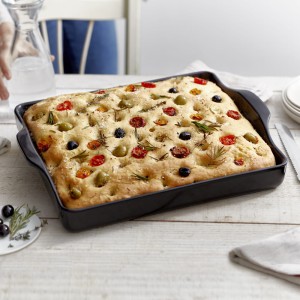 emile-henry-focaccia-7.jpg