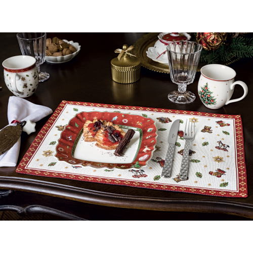 Villeroy & Boch Toy’s Delight – podkładka gobelinowa świąteczna 48x32 cm z motywem zabawek w aranżacji stołowej