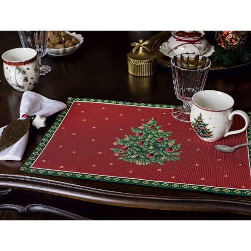 Villeroy & Boch Toy’s Delight – kubek 390 ml z choinką na świątecznym stole