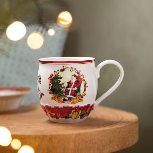 Villeroy & Boch Toy’s Fantasy kubek świąteczny 380 ml – stylizacja przy stole