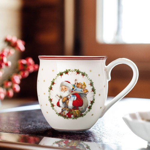 Villeroy & Boch Toy’s Delight kubek ze Świętym Mikołajem 390 ml – aranżacja na świątecznym stole