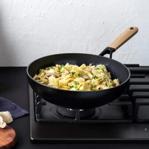 greenpan-light-wok-2.jpg