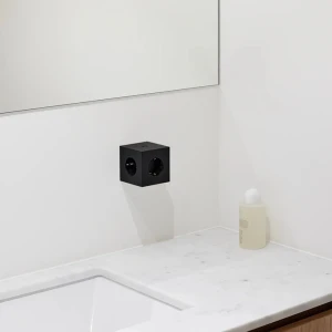 sq2blk-2.jpg