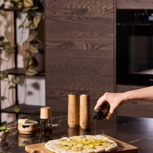 Champagne-seris_Table-grater_grinders_cutting-boards_Oil-pitcher_pizza_low.jpg