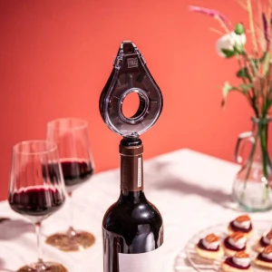 WineAerator_DinnerTable_45A0323_3000px_72dpi.jpg