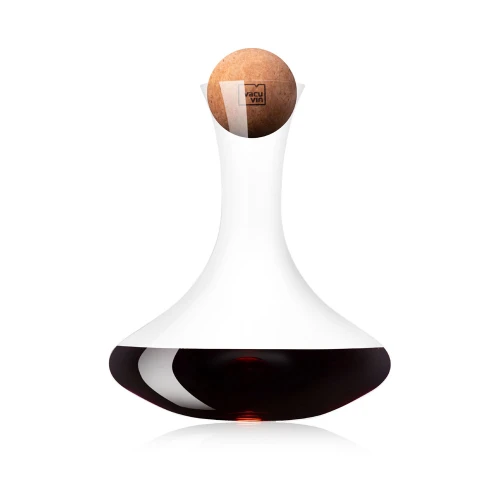76020602_WineDecanter.jpg