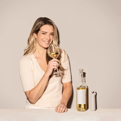 WineSaverLoop_Roos_FinalShot_Emotion_45A7465_Square_3000px_300dpi.jpg