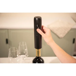 91004606_ElectricWineOpener_45A1988.jpg