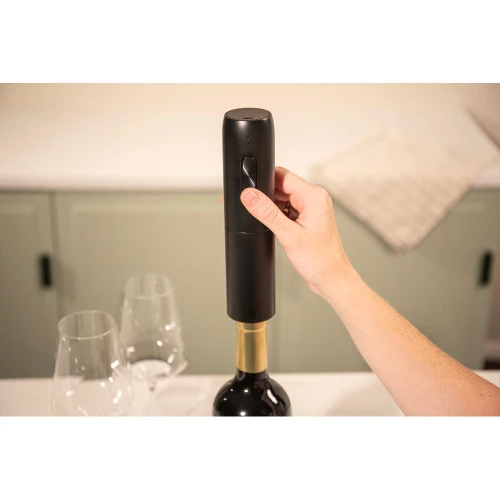 91004606_ElectricWineOpener_45A1988.jpg