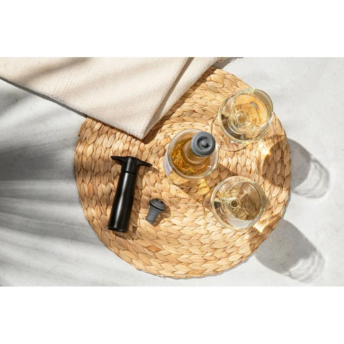 WineSaver_Black_OutdoorSummerVibe_45A5572-kopie.jpg