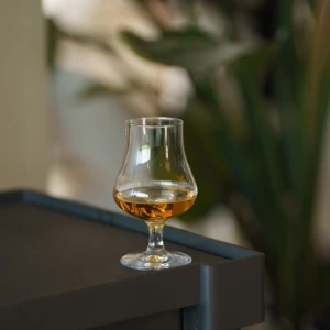 Nosing-Glass_1_@Jeunique-Mi.jpg